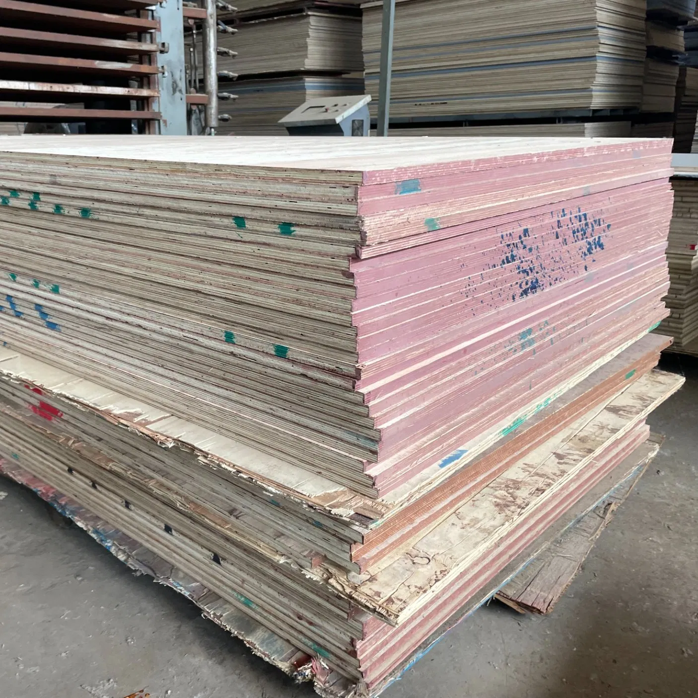 Engineered Wood Panel Poplar Core Film Faced Plywood Factory Sale Prices
