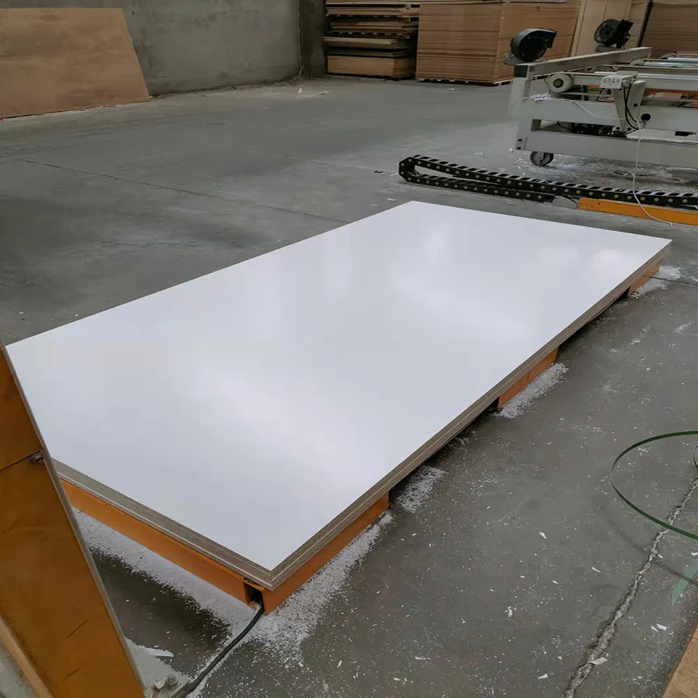 E0 E1 12mm 18mm Medium Density Fiberboard High Gloss UV / HDF / HPL Melamine MDF Board for Interior Decoration