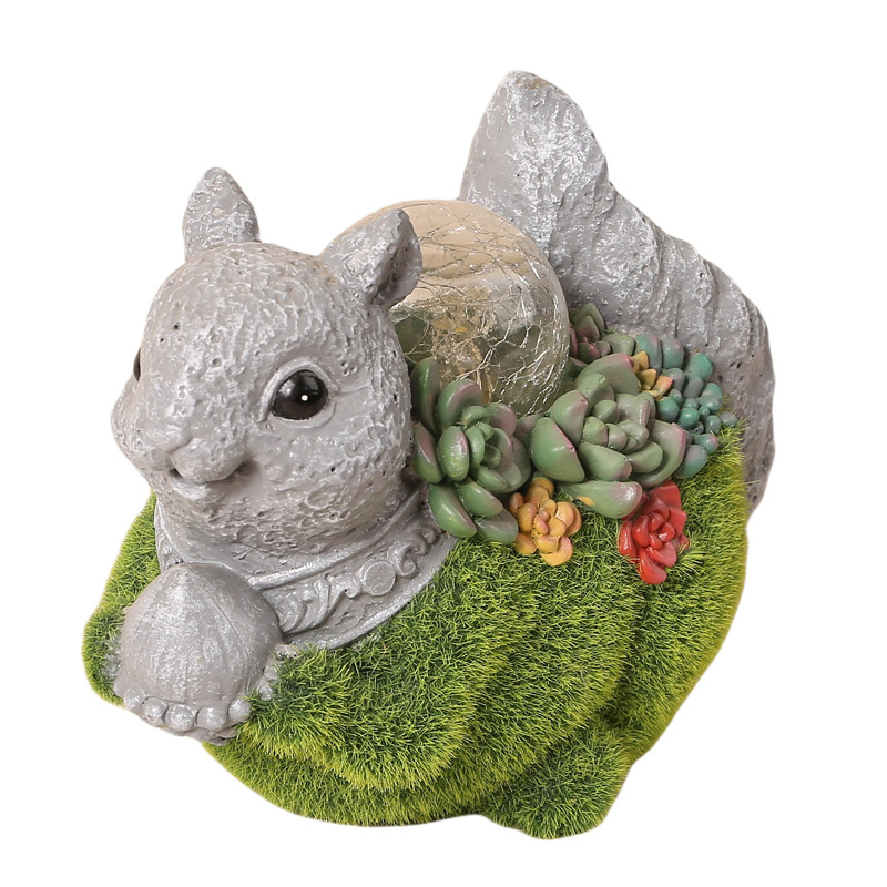 Decorative Solar Resin Flocked Squirrel Statue with LED Light for Yard Art Ornaments