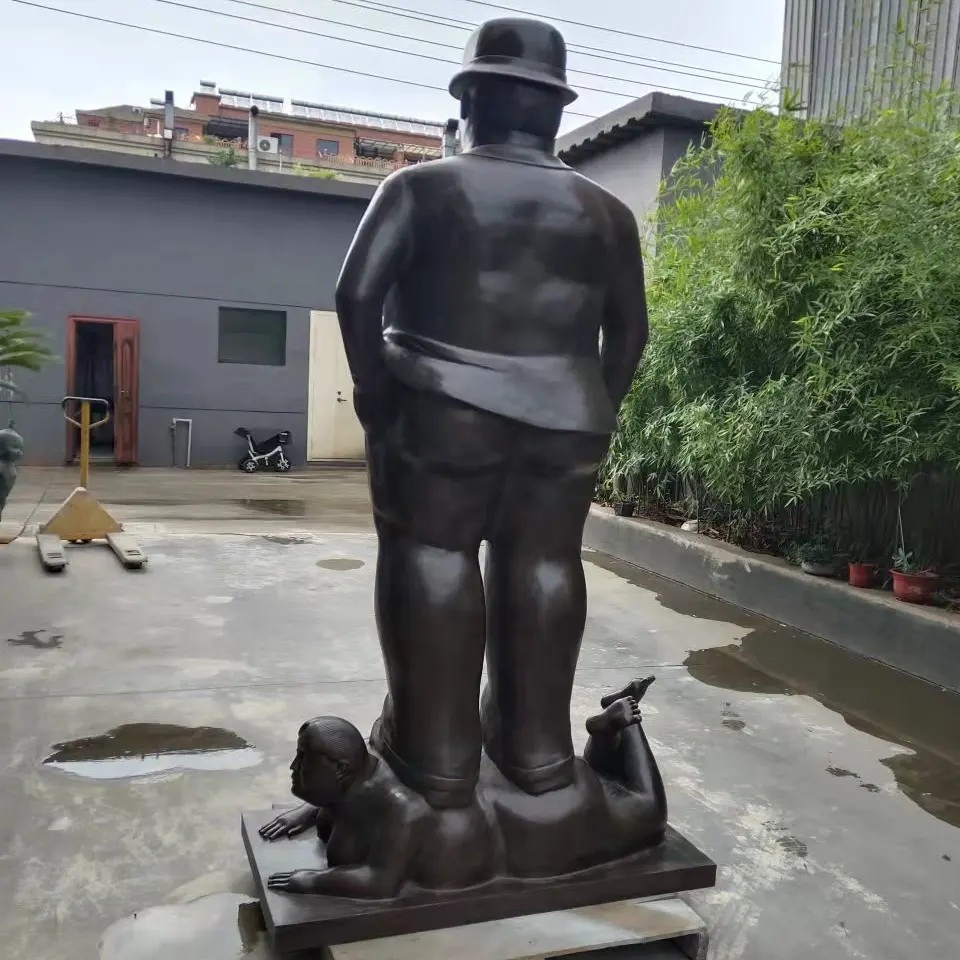 Custom Popular Modern Metal Contemporary Art Human Life Size Statue Bronze Fernando Bote Graden Sculpture