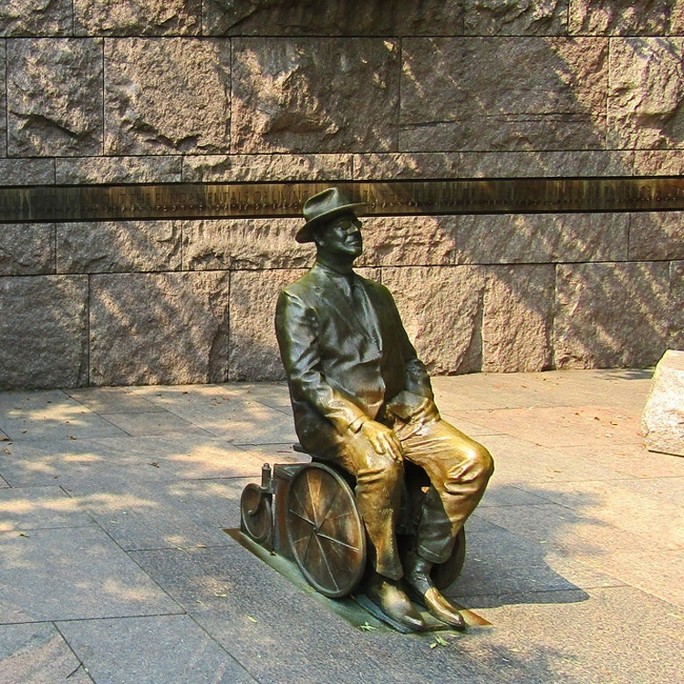 Outdoor Decor Famous Cartoon Sculpture Figure Standing Bronze Detective Conan Anime Statue