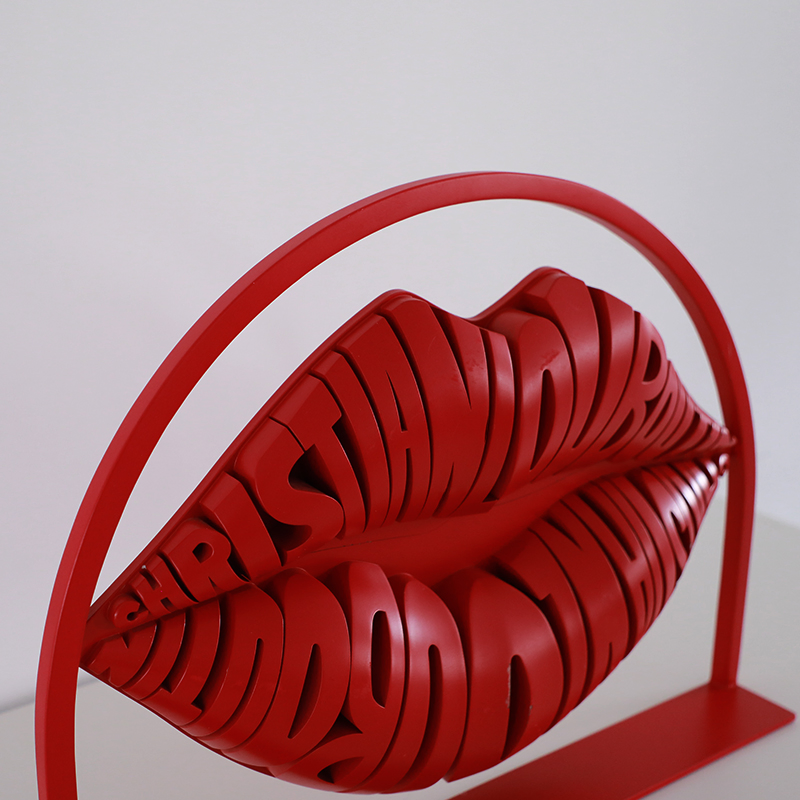 Eye-Catching Metal Cosmetic Display Rack Customized Metal Countertop Display Prop