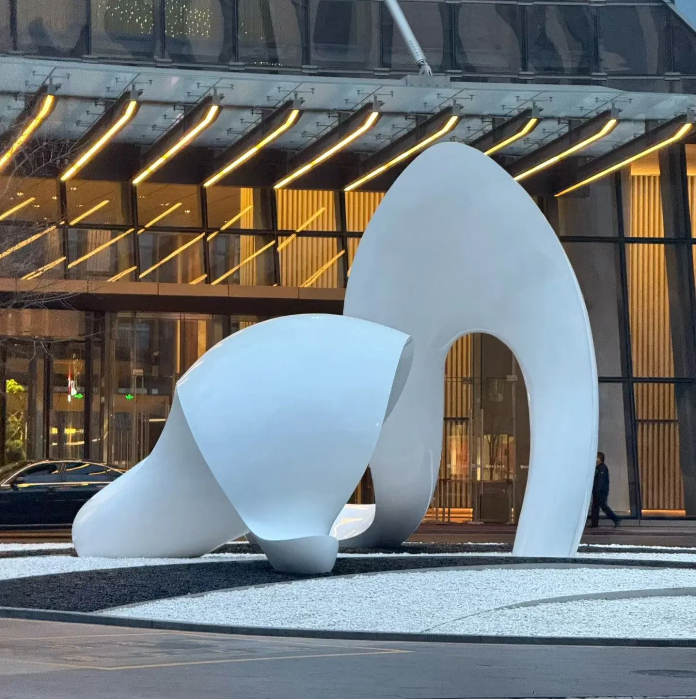 Large-Scale Stainless Steel Sculpture, Modern Abstract Art Installation for Urban Landmarks and Commercial Squares.