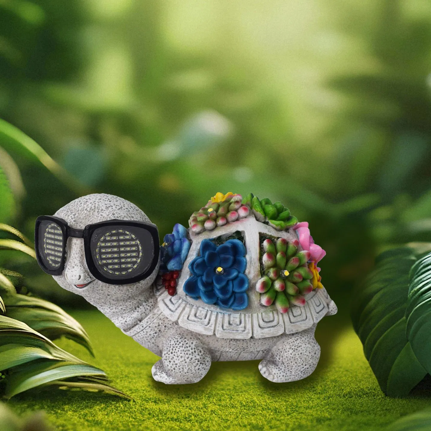 Playful Cat Statue with Illuminating Solar Features for Yard Ornament