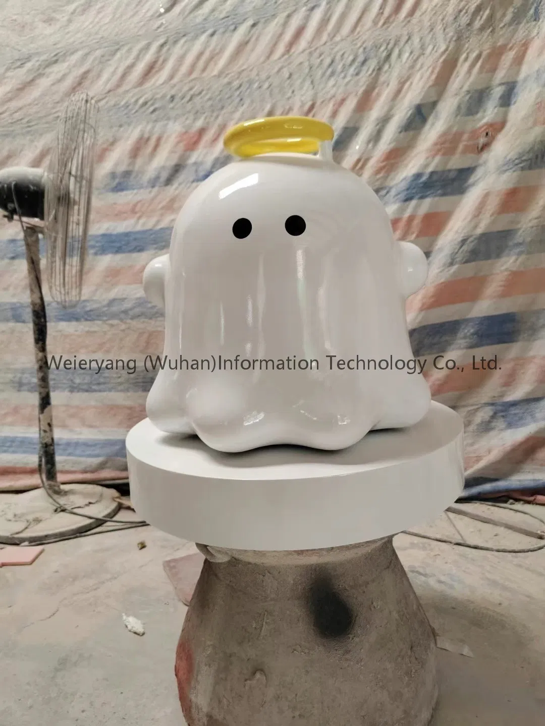 Elegant Outdoor Statues Resistant to All Weather Conditions