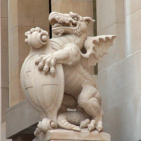 Outdoor Garden Decorative Hand Carved Marble Dragon Sculpture