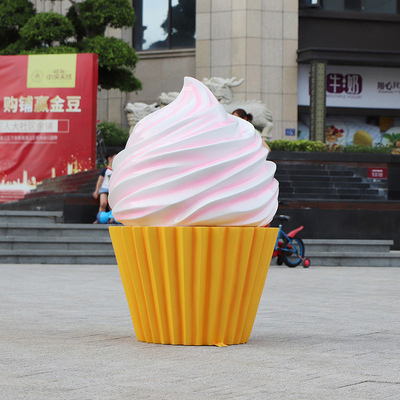 Custom Handmade Shopping Mall Decoration Resin Ice Cream Props