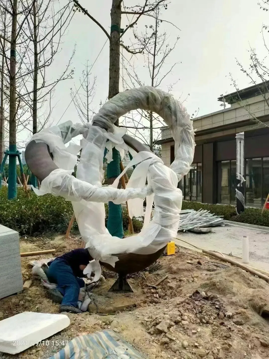 Stylish and Weather Resistant Garden Statues for Your Outdoor Oasis