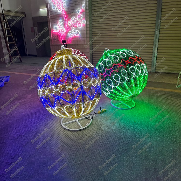 Giant Christmas Bubbles/Christmas Ornaments Ball/ Giant Christms Ball Props