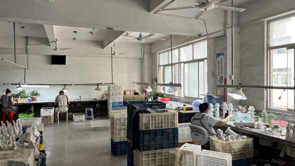 Stora Decor quality control and finishing department