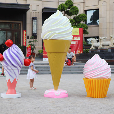 Custom Handmade Shopping Mall Decoration Resin Ice Cream Props