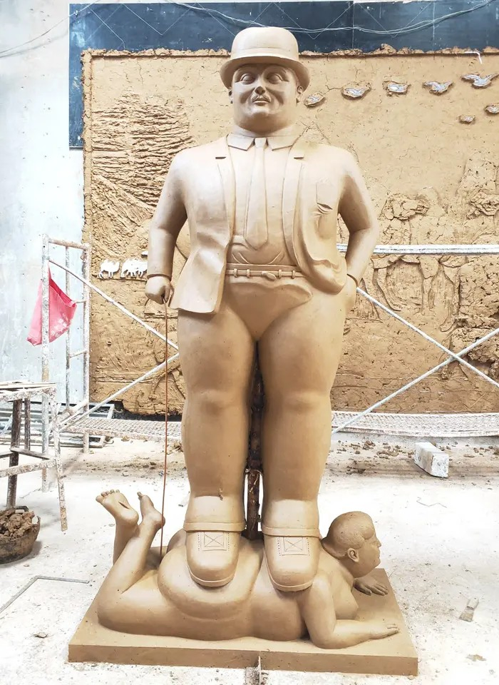 Custom Popular Modern Metal Contemporary Art Human Life Size Statue Bronze Fernando Bote Graden Sculpture