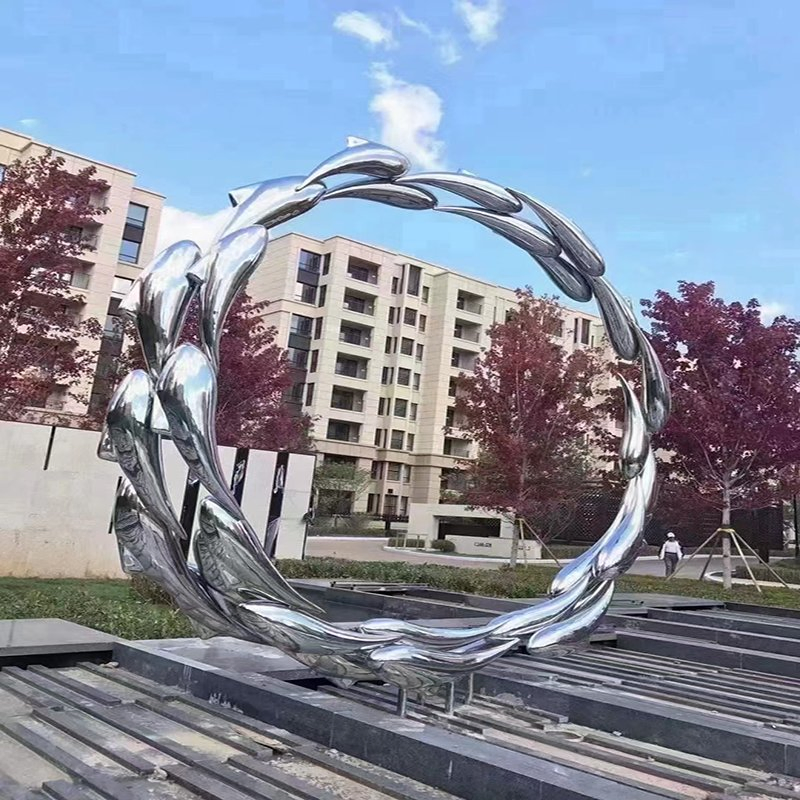 Manufacturer of 304/316 Stainless Steel Sculptures and Large-Scale Urban Landmark Art Sculptures
