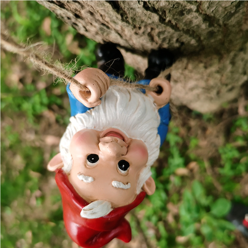 Two Resin Gnome Statues Climbing for Garden Yard Tree Wall Decoration