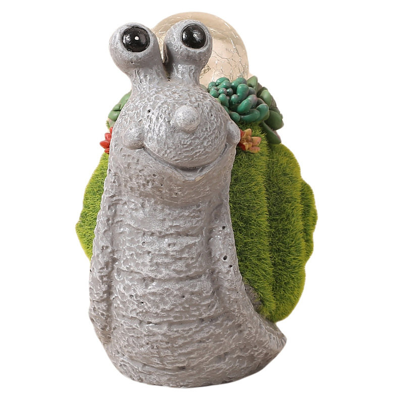 Decorative Solar Resin Flocked Squirrel Statue with LED Light for Yard Art Ornaments