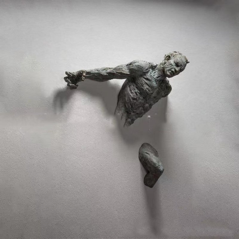 Modern Life Size Art 3D Wall Sculpture Bronze Climbing Man Statue Human Statue