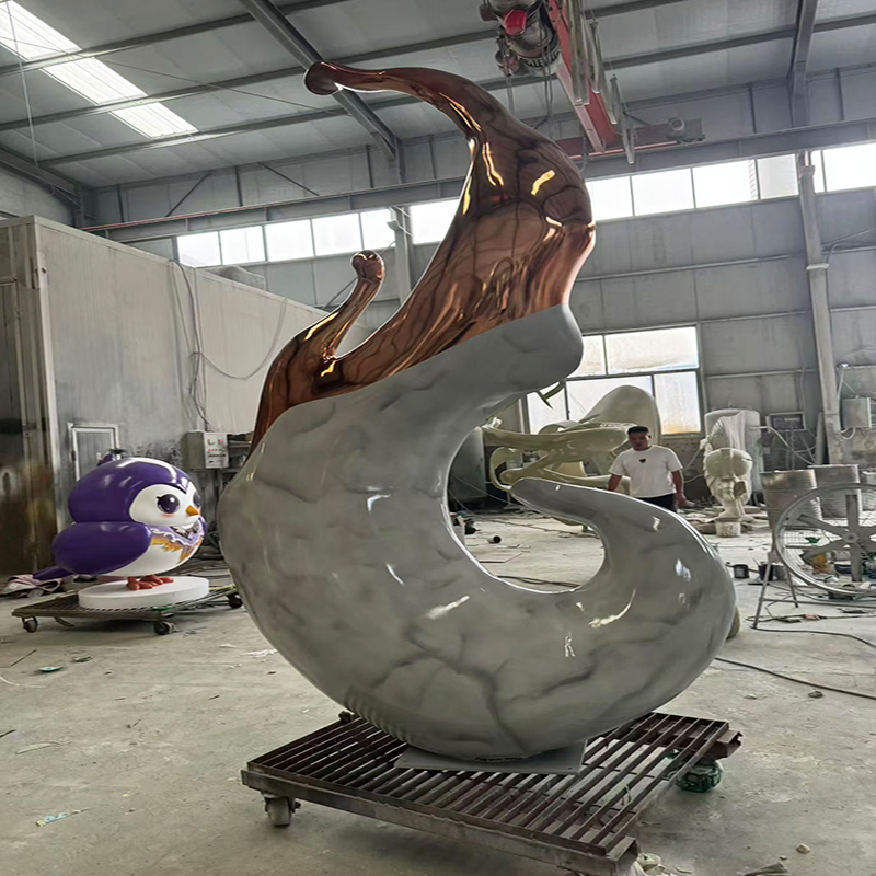 304 Mirror-Finish Stainless Steel Sculpture, Art Decoration Sculpture for Urban Landmarks, Sales Centers and Hotel Lobbies.