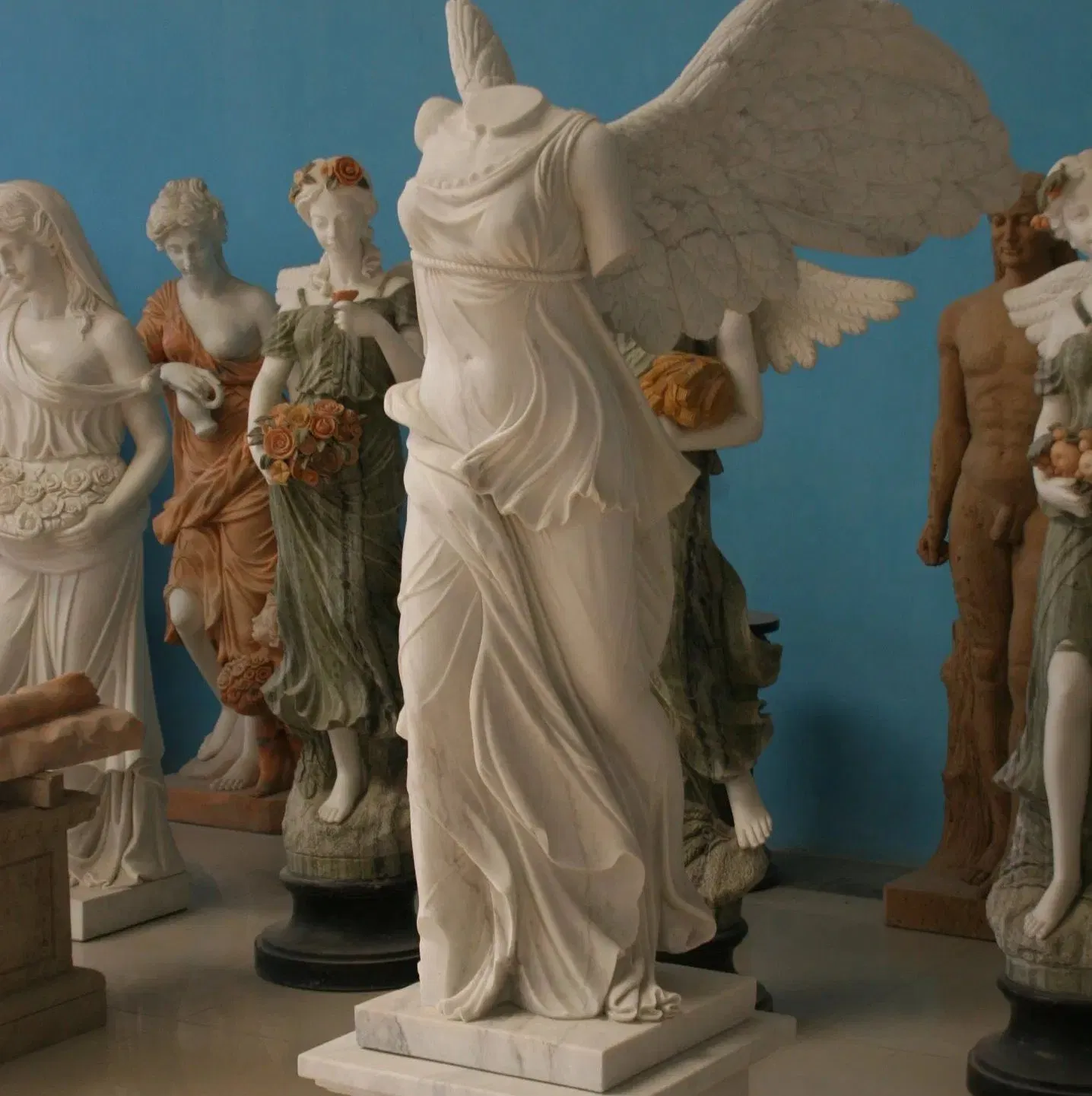 Sturdy Garden Statue for Outdoor Spaces, Weather Resistant Design