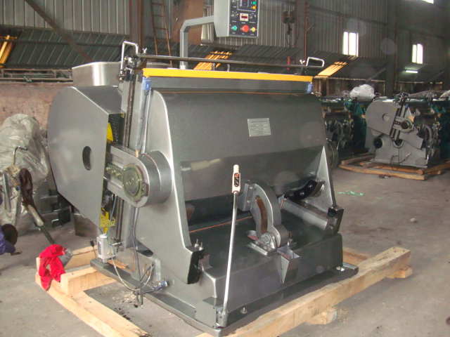 Die Punching Creasing Machine for Dubai Client Ml-1500 Since 2005