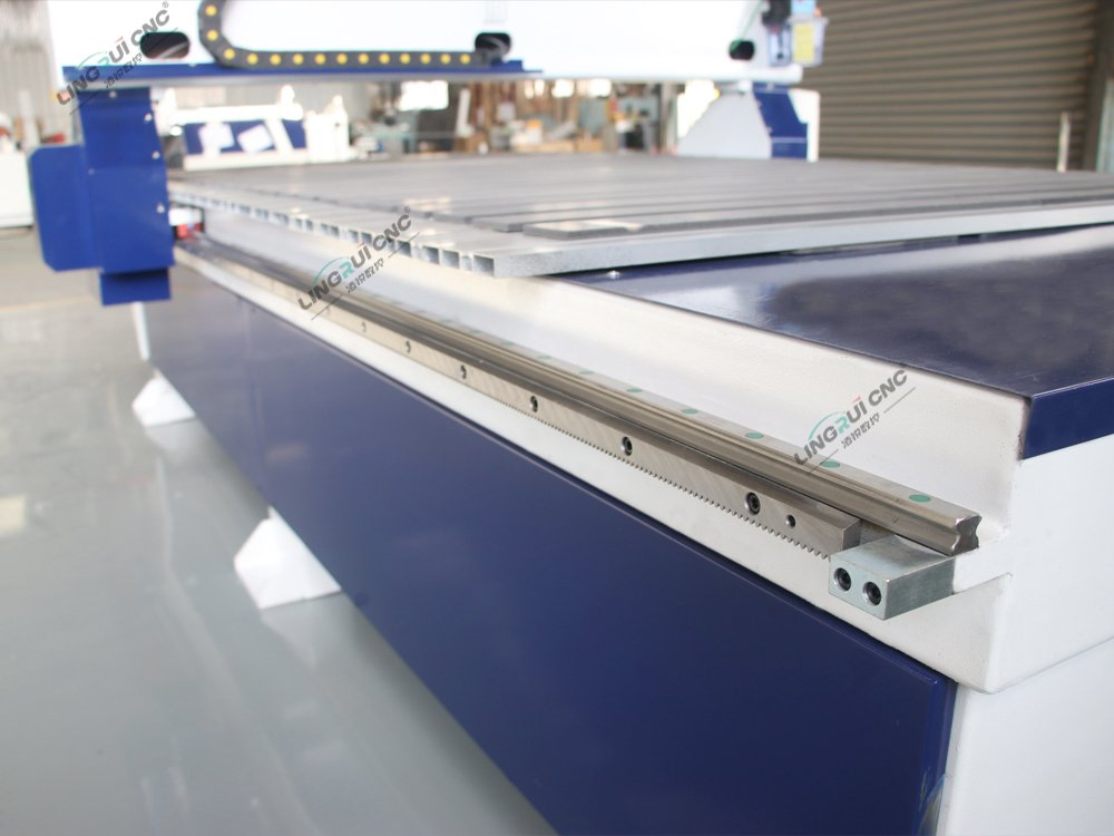 Professional Manufacturer 3-Axis 1325 CNC Router Woodworking Engraving Machine