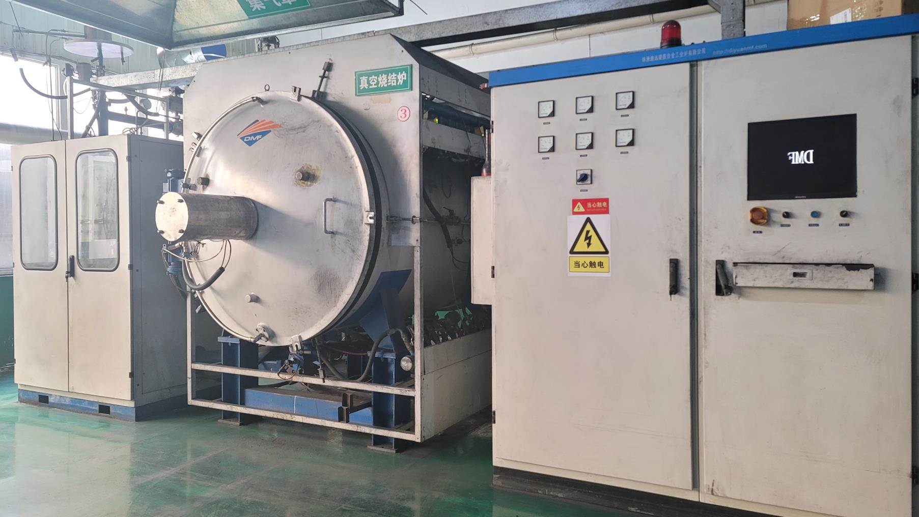 Sintering process - high-temperature bonding for durable CNC machine parts