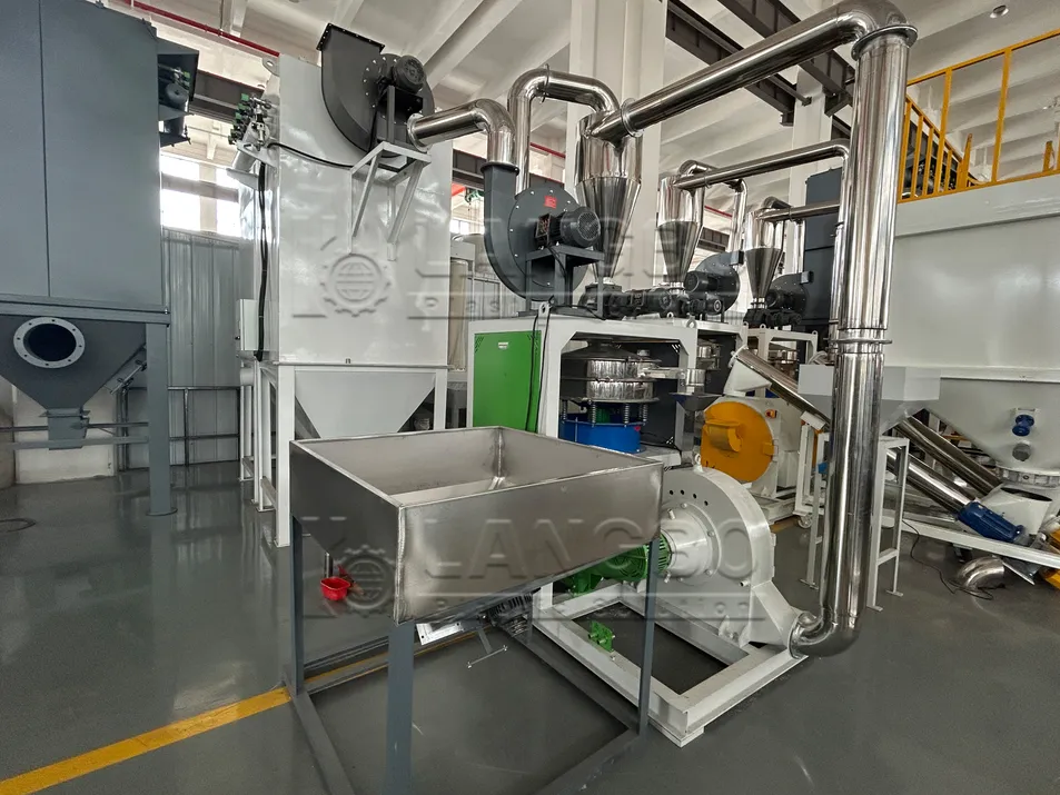 Plastic Pulverizer Machine 3