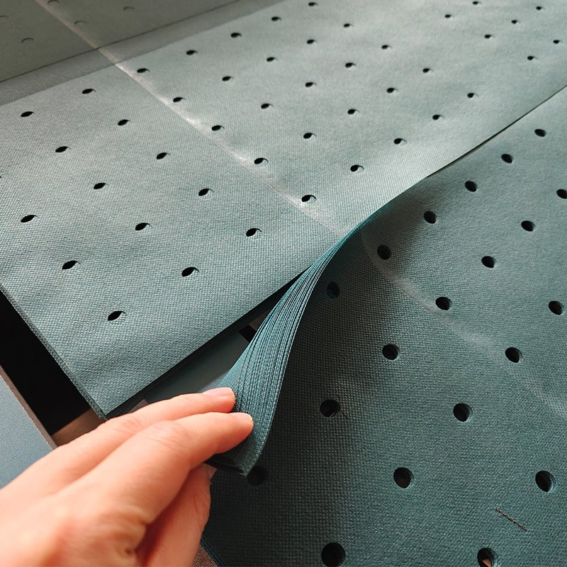 Coated Nonwoven Fabric Roll to Size Sheeting Cutting, Perforating Punching, Ultrasonic Heating Machine All in One for Medical TNT