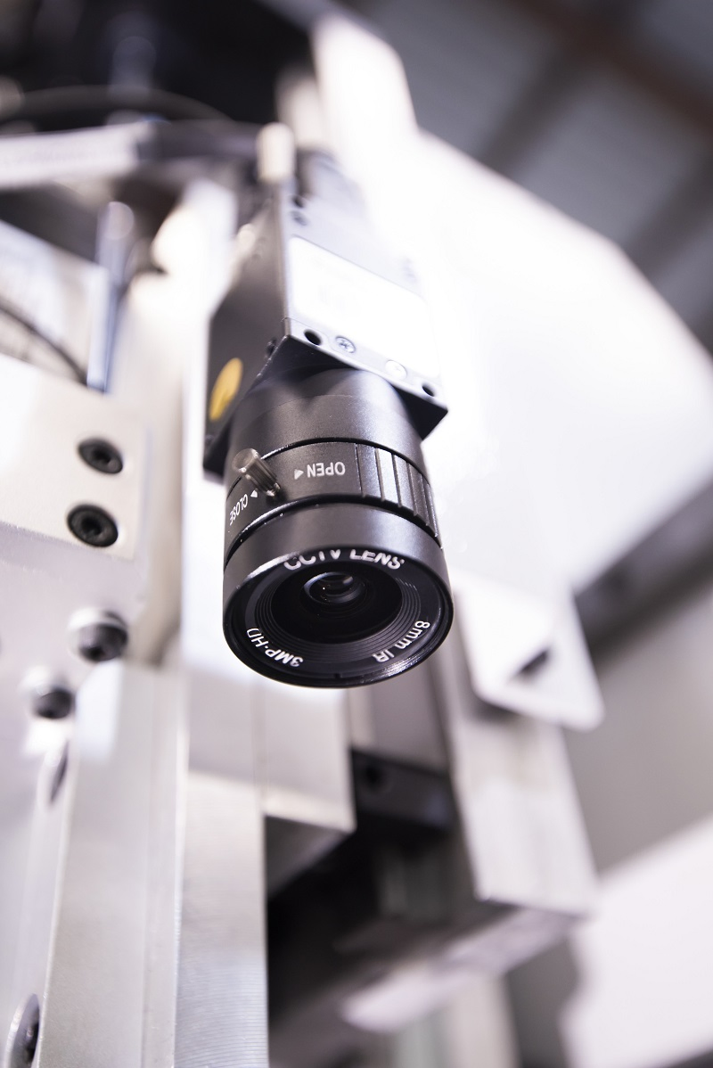 High Efficiency Oscillating Machine with CE Eot Creasing for Aluminum ACP Acrylic Cardboard