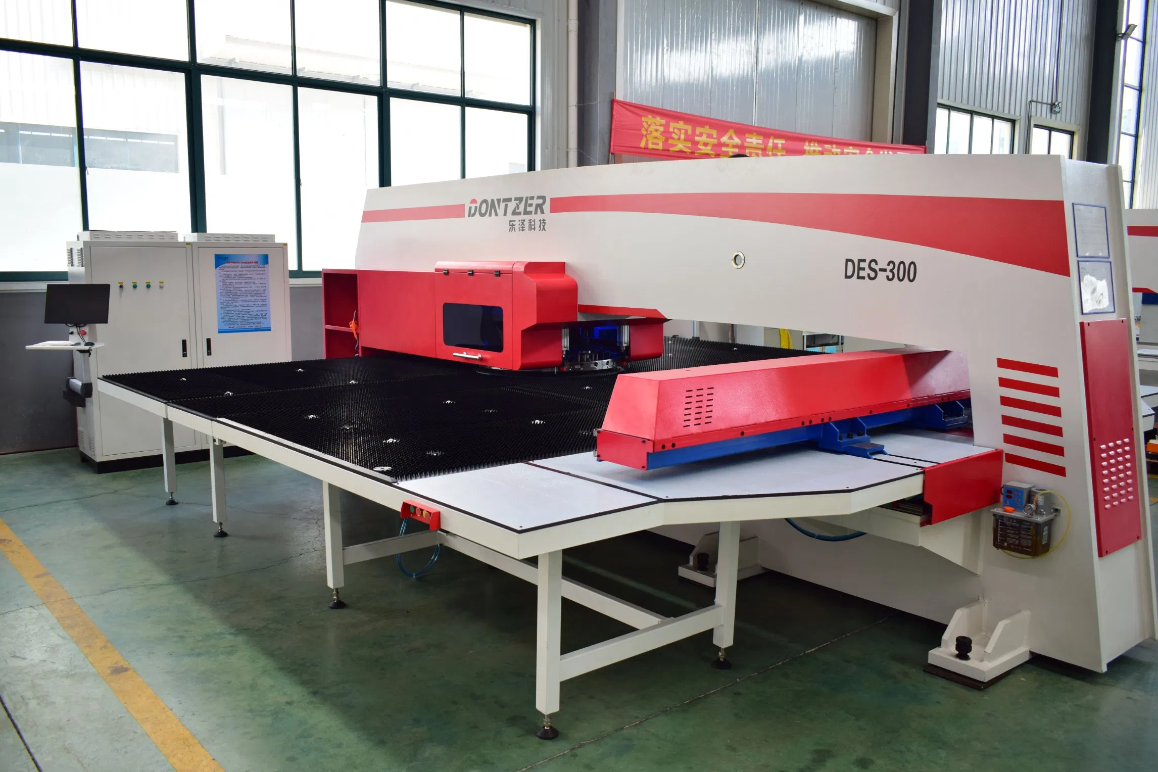 CNC Punching Machine Sheet Metal Perforating Machine Turret Punch Press Tools