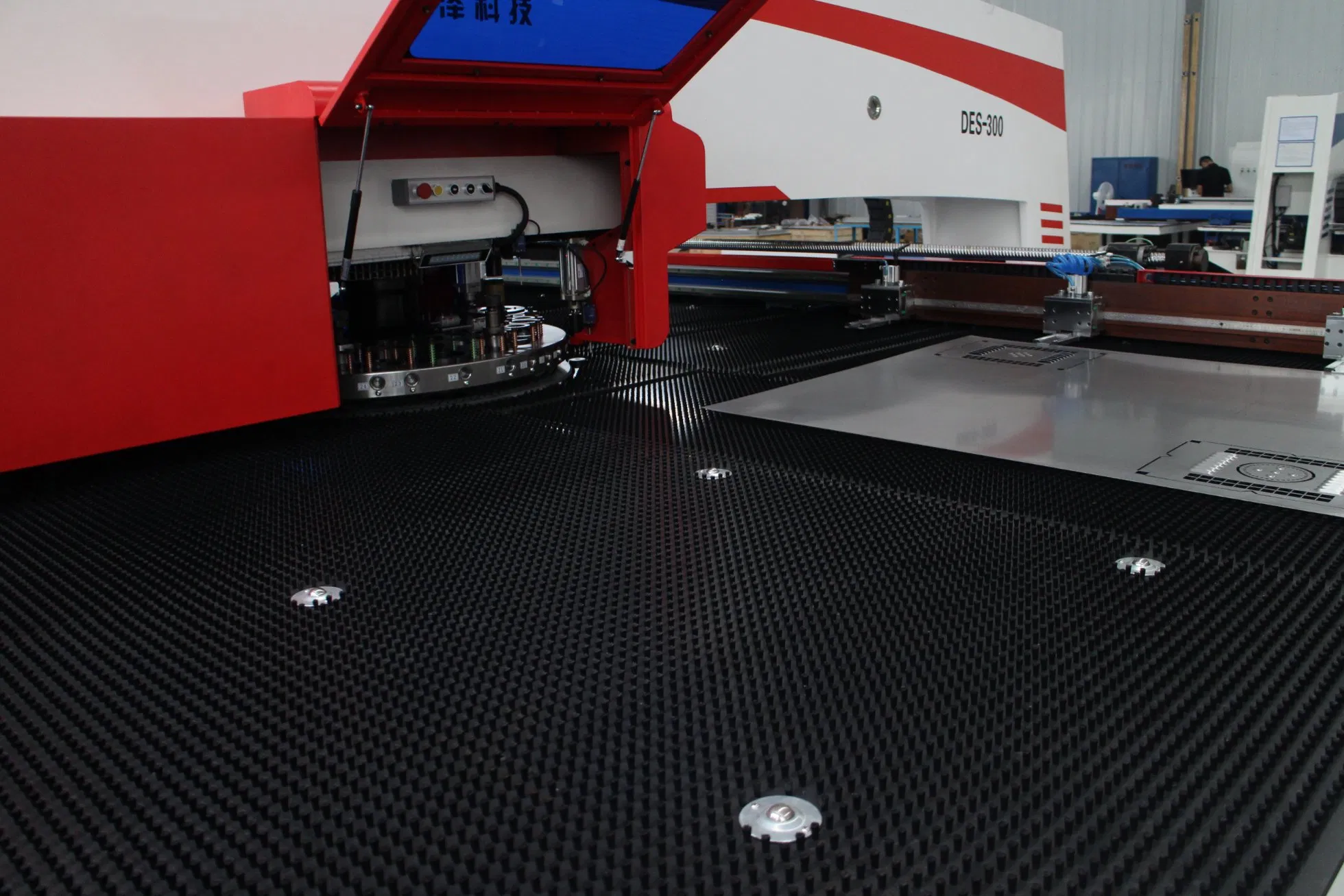 CNC Punching Machine Sheet Metal Perforating Machine Turret Punch Press Tools