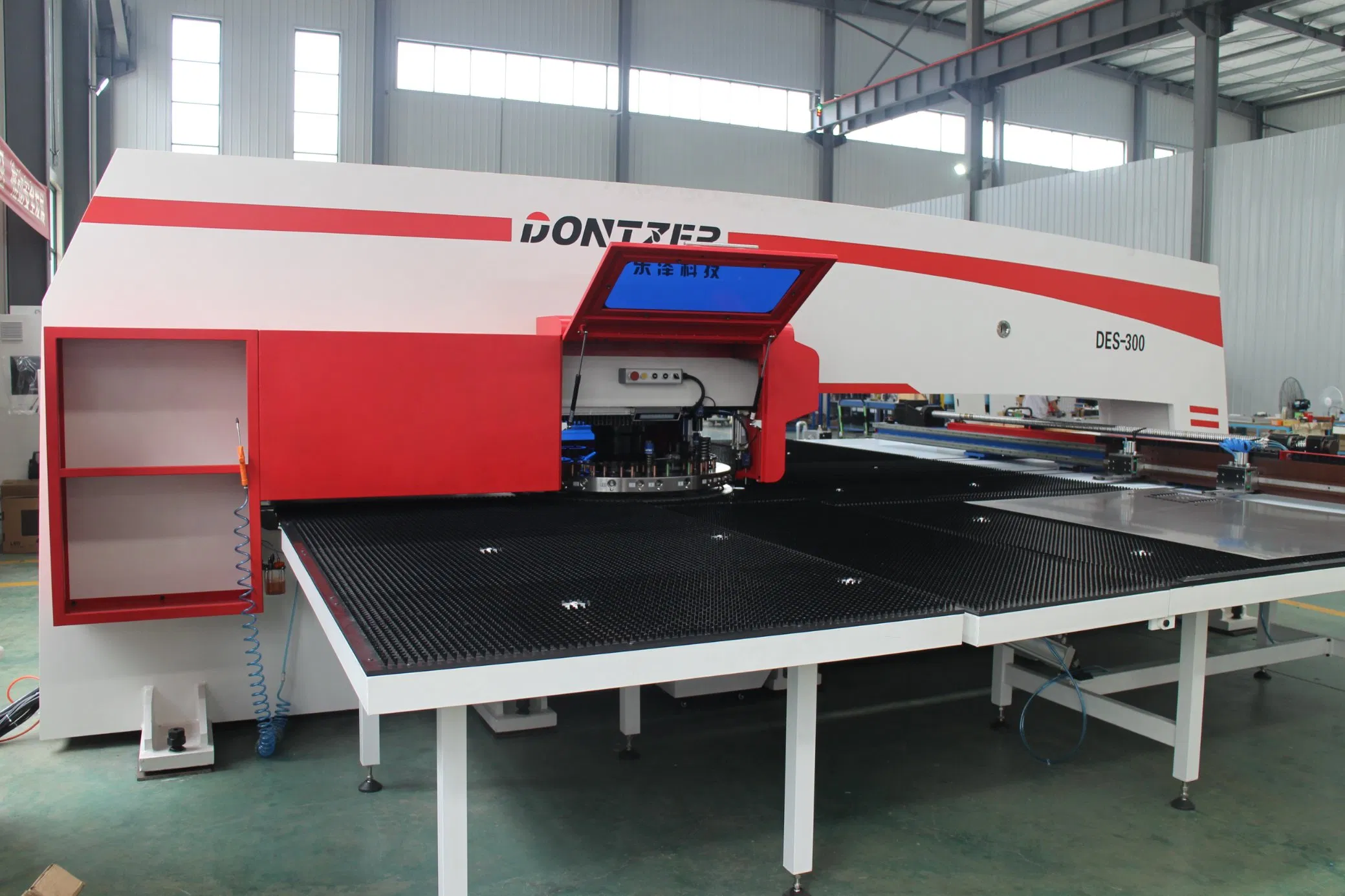 CNC Punching Machine Sheet Metal Perforating Machine Turret Punch Press Tools