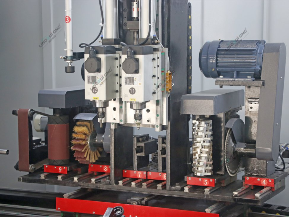 Factory Hot Selling Fully Automatic Multi-Function CNC Woodworking Lathe