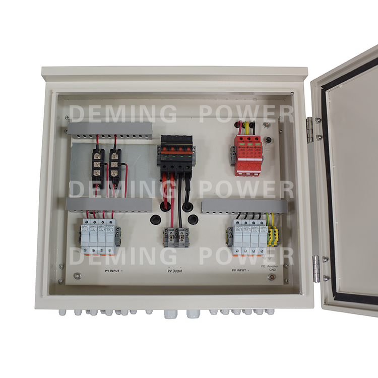 4 in 1 PV Combiner Box With Solar Panel for  Solar Power System