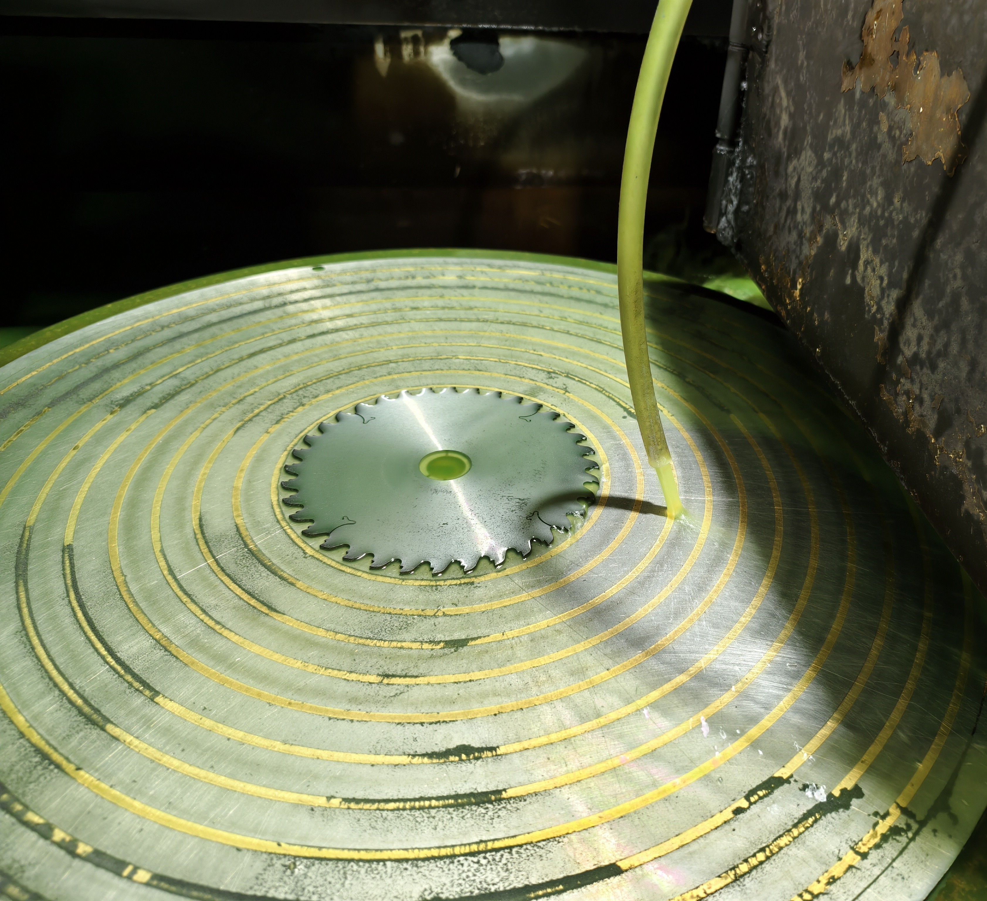 Grinding machine