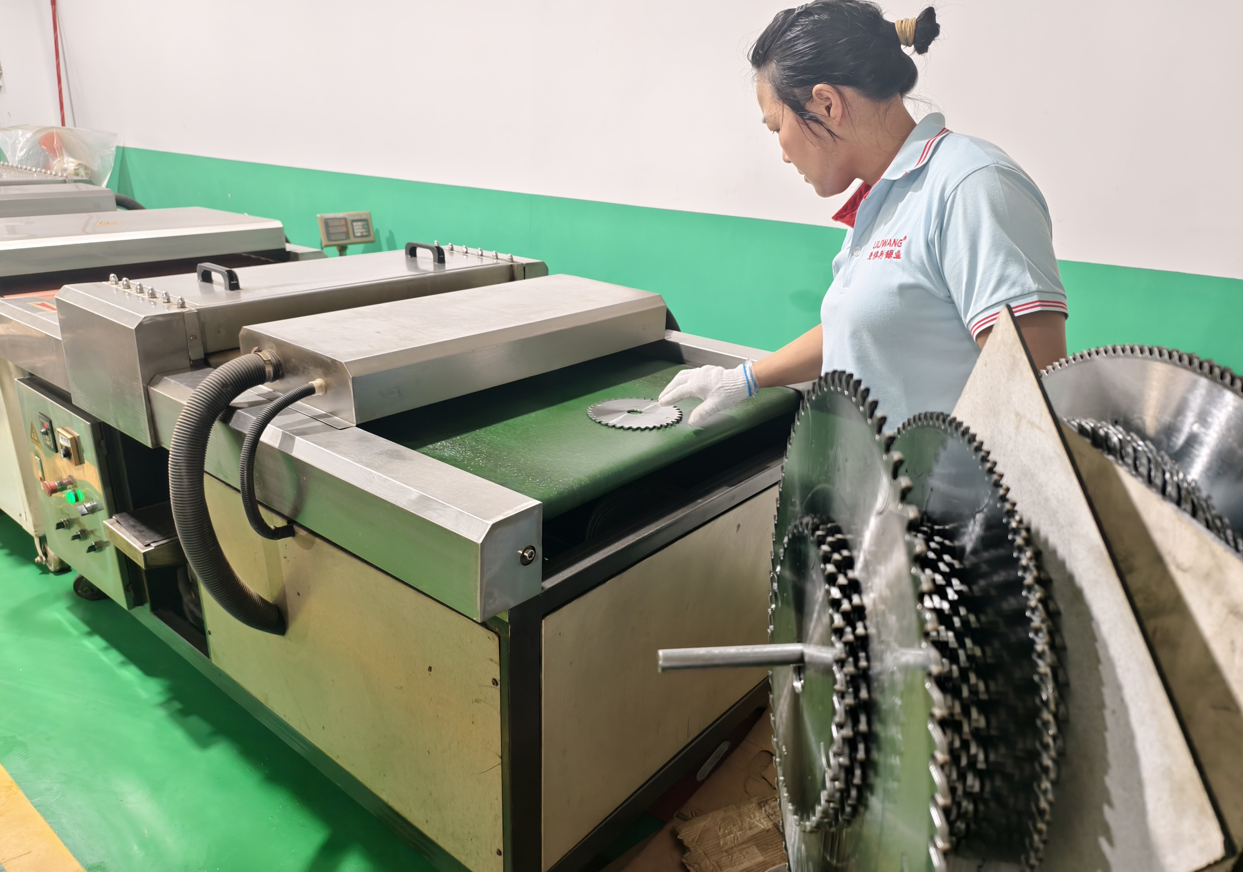 Cleaning machine