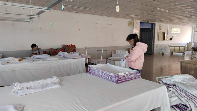 Duvet covers and comforter sets with custom patterns by DETT TexPro