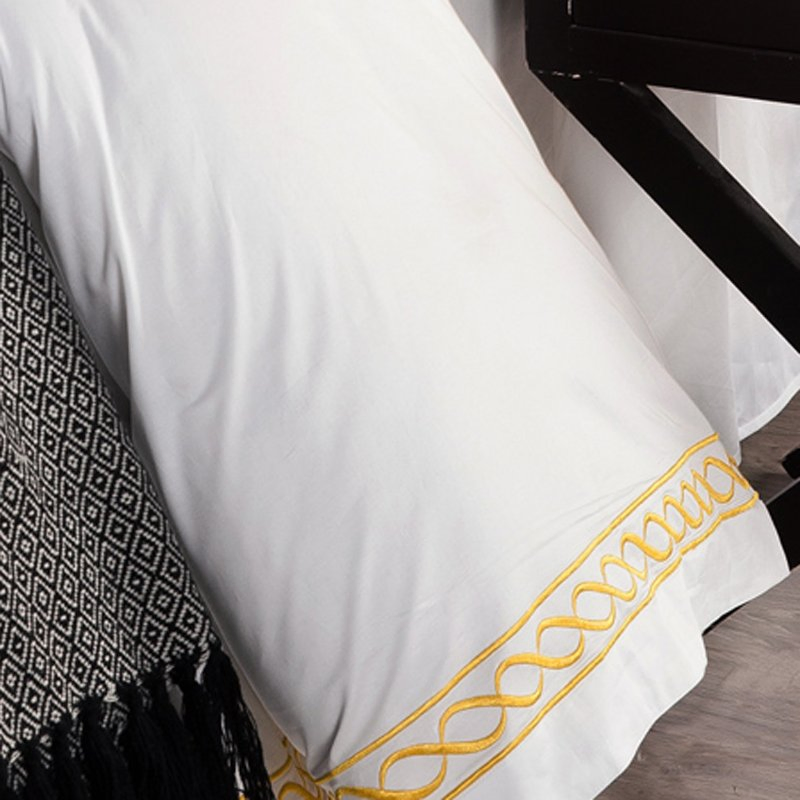 OEM/ODM Wholesale Luxury White Soft Duvets Covers 100%Cotton/Pure Silk Printed Bedsheet Comforter Set Home Bedroom Hotel Bedding