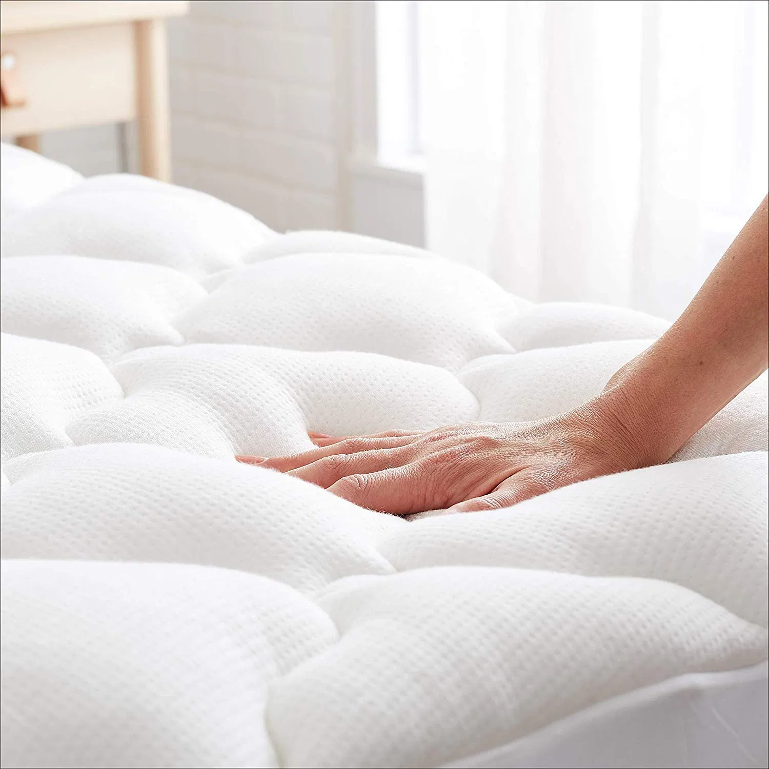 Soft and Plush Bamboo Fitted Mattress Topper