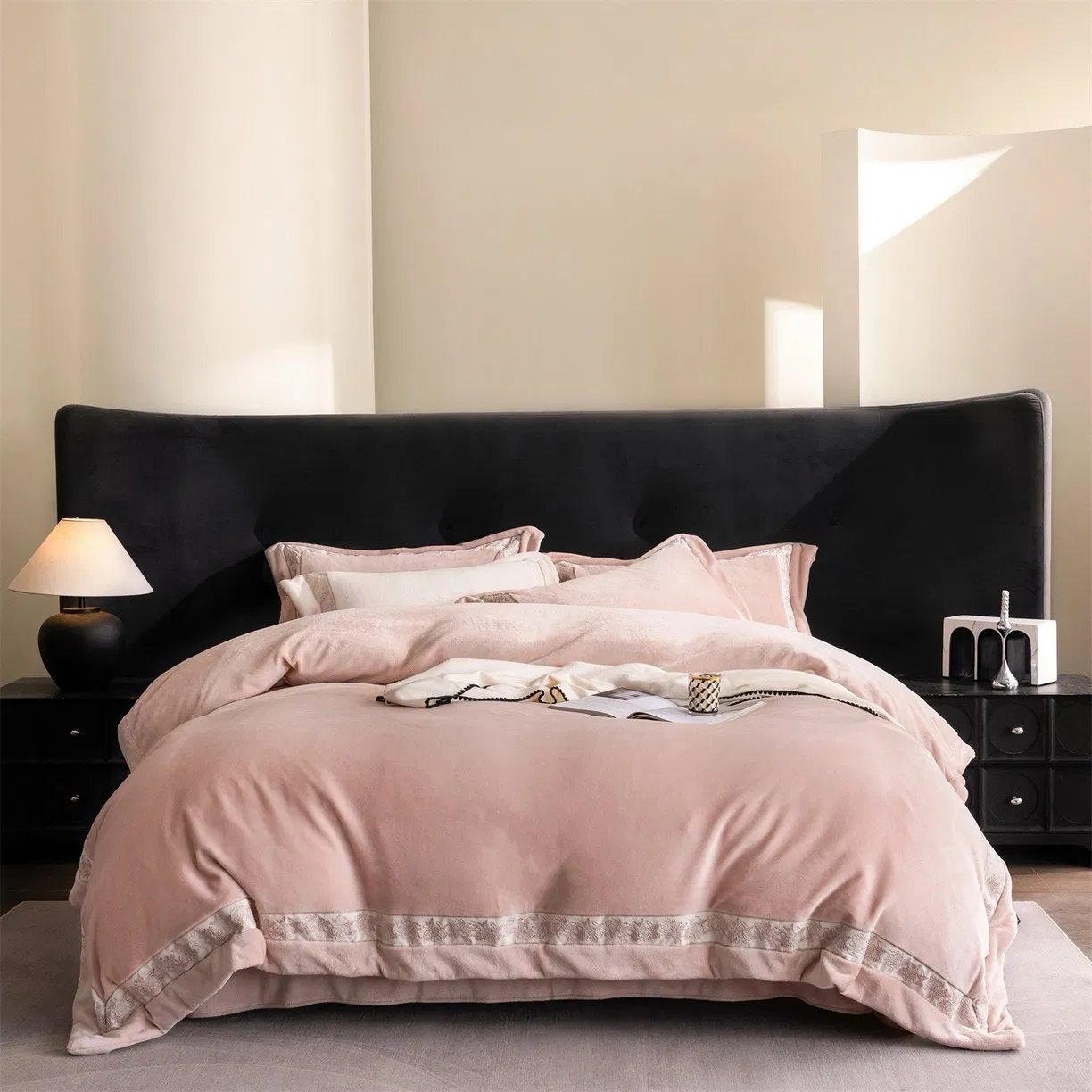 Thickened Solid 270g Milk Velvet Embroidered Four Piece Set Antistatic Double-Sided Winter Warm Flannel Bed Sheets Bedding Set