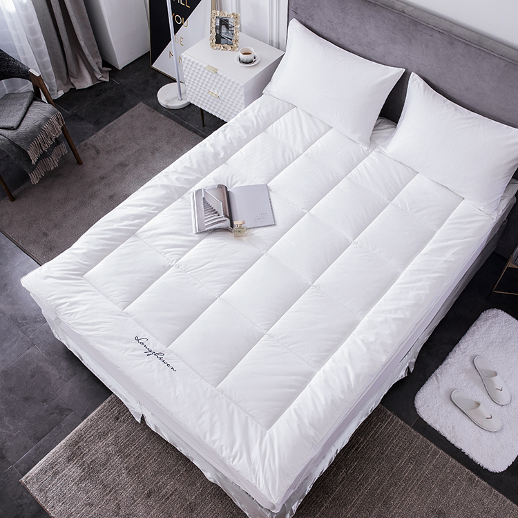 Wholesale White Luxury Mattress Topper for 5 Star Hotel