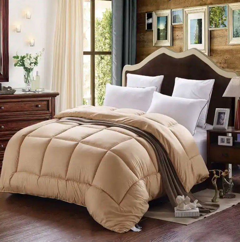 High-Quality Anti-Allergy Quilt with Elegant Design
