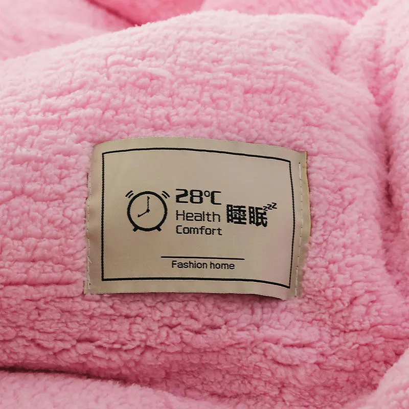 Sherpa Bedding Detail 7