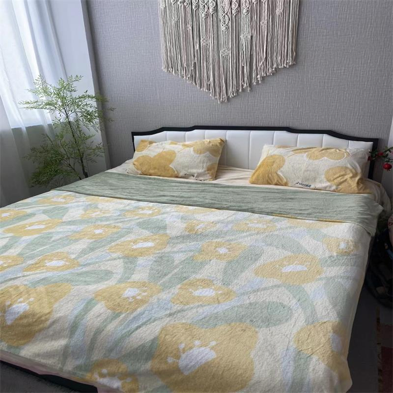 Bedding Set of Wholesale Bed Linen Flannel Polyester Print Hometextile Comforter Duvet