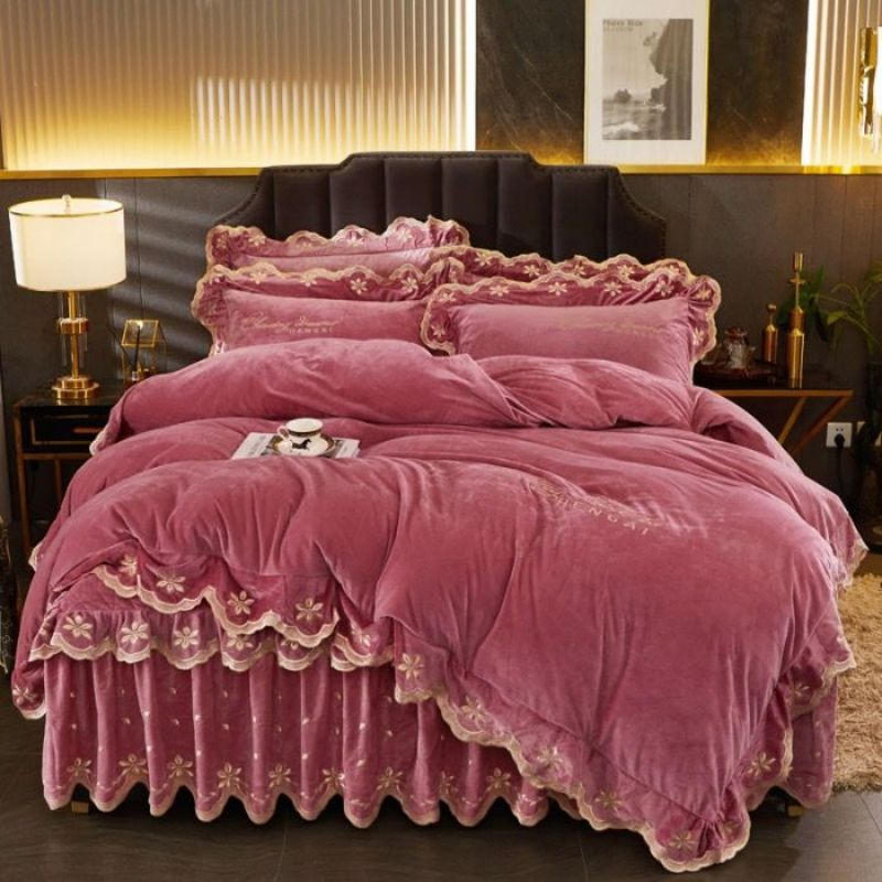 Warm Orange Baby Velvet Home Textile 4PCS Comforter Duvet Cover Winter Bed Linen Flat Sheet Embroidery Pillow Cases Polyester Bedding Set Supplier