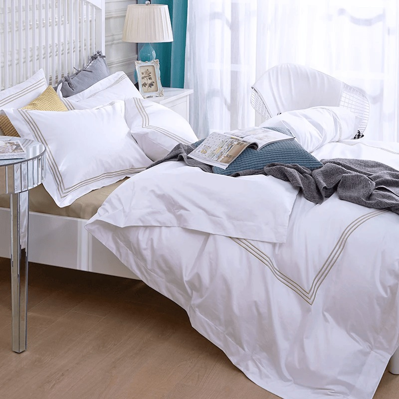 Five Star Hotel Linen Custom Printed Logo Embroideried Hotel Bedsheets Duvet Bedding Set