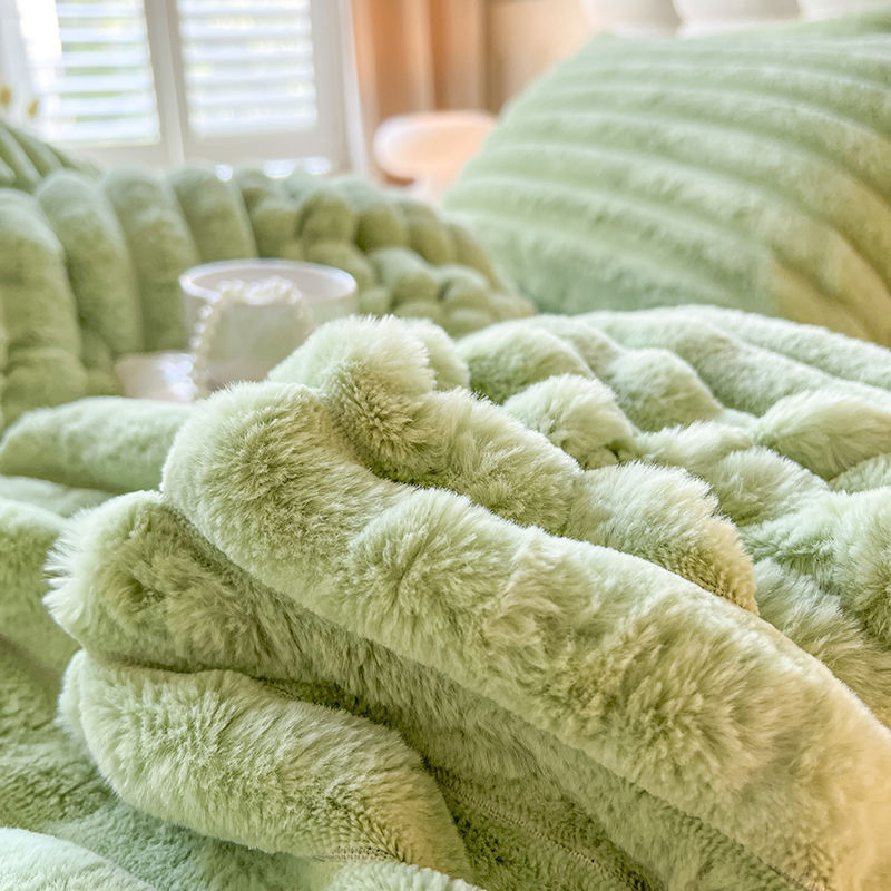 Winter Warm Green Milk Fleece Quilt Cover King Size Solid Color Queen Size Home Textile 2/2.2m Bedsheets Pillow Cover Bedding Sets Supplier
