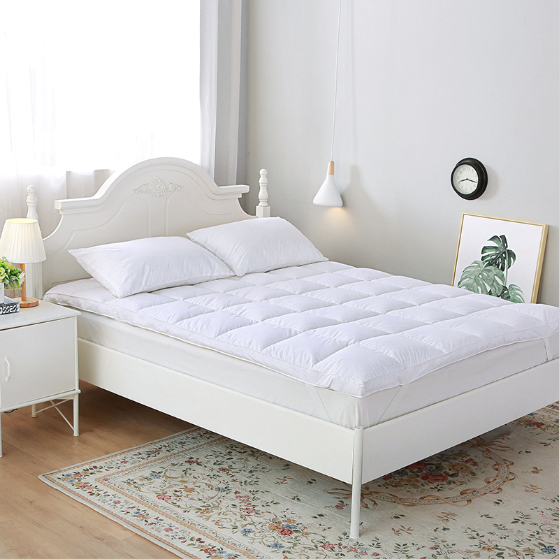 Duck Feather Down Elastic Band Strapped Hotel Bed Mattress Pad Topper