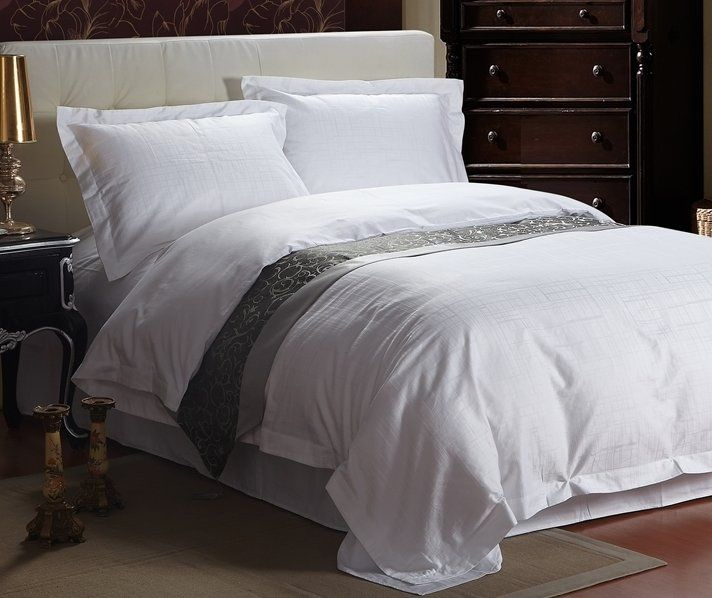Wholesale Organic 100 % Flannel Bedding Luxury Hotel Velvet Bed Sheet Milk Velvet Carved Embossed Four-Piece Bedding Set