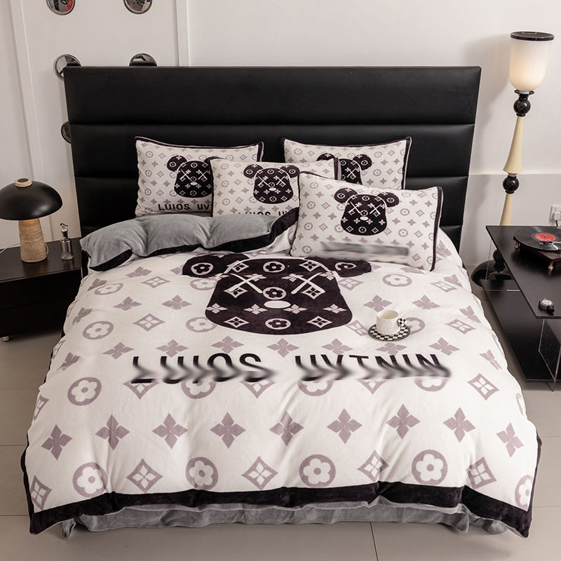 Designer Brand Bear Head Cartoon Winter Warm Milk Fleece Bed Linens Duvet Cover 4PCS Bedding Set Quilt Cover Pillowcase Bedding Set
