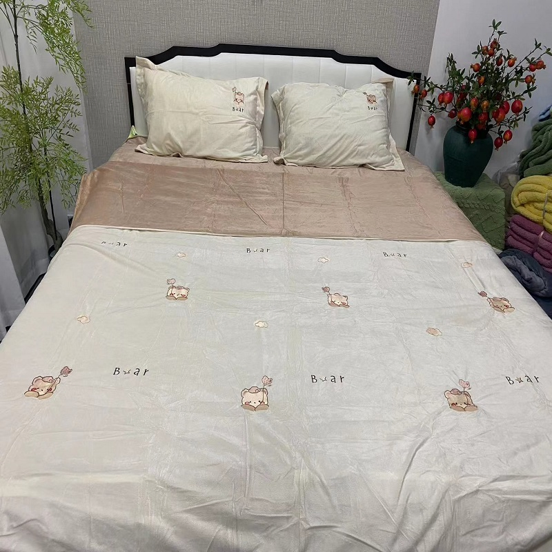 Bedding Set of Wholesale Bed Linen Flannel Polyester Print Hometextile Comforter Duvet